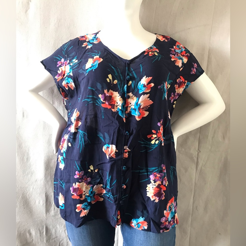 Torrid navy floral button down top short sleeve size 1